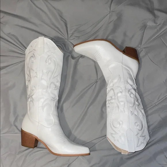 Point Toe Western Cowboy Boots - Picture 3 of 6